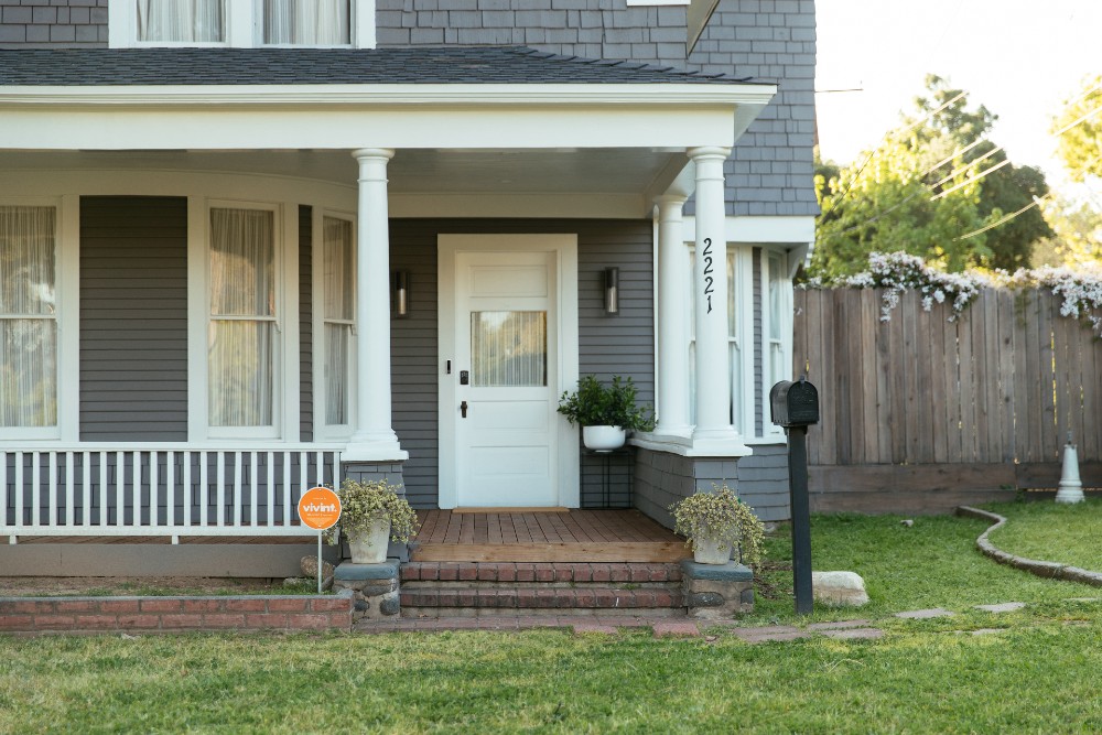 Home's exterior with Vivint yard sign.