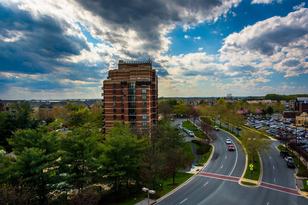View of Washingtonian Boulevard and buildings in Gaithersburg Maryland