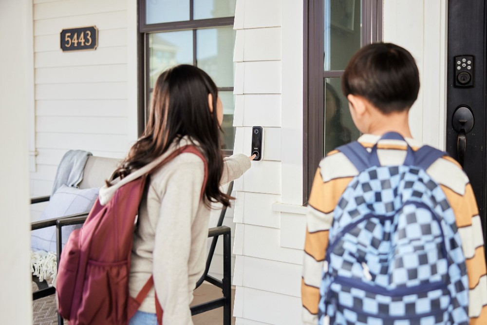 Children ringing the Doorbell Camera Pro.