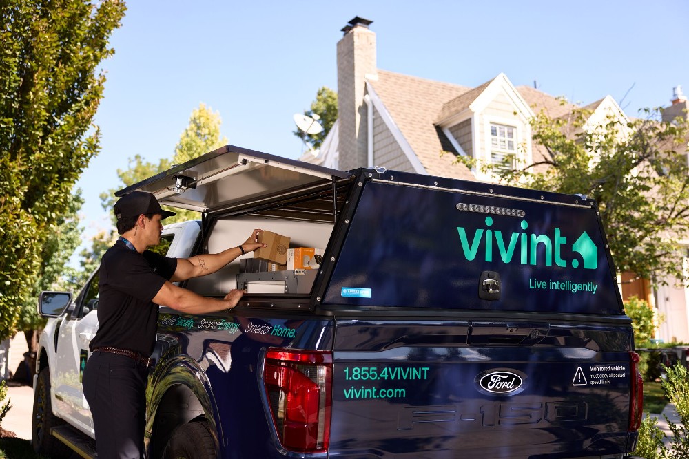 Vivint Pro at their truck.