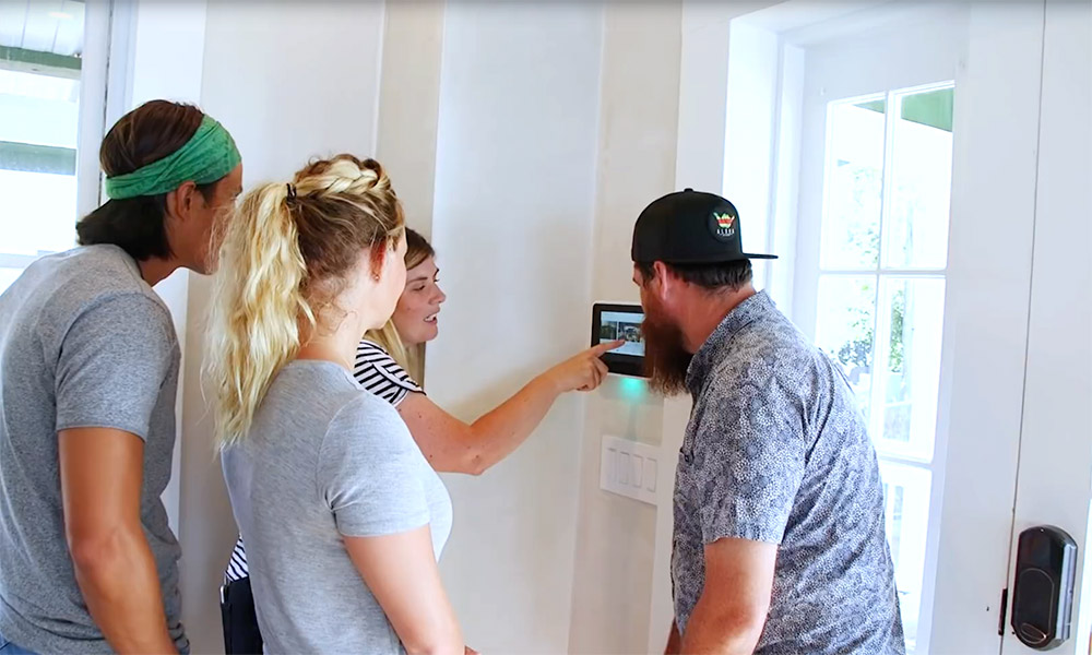 The Gee's learn how to use the Vivint Smart Hub