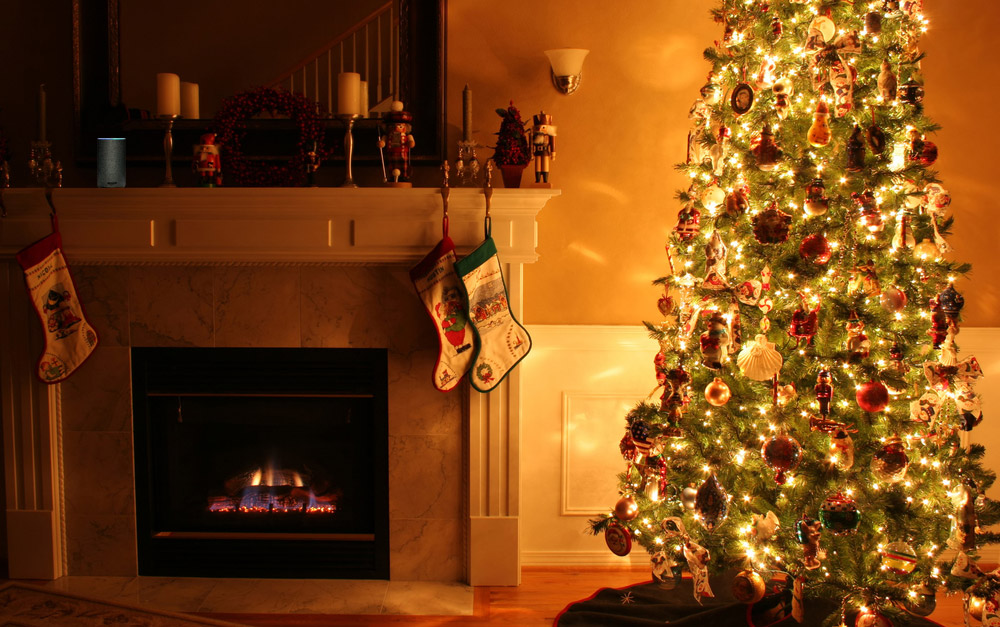 Manage The Cost Of Christmas Lights With Smart Plugs