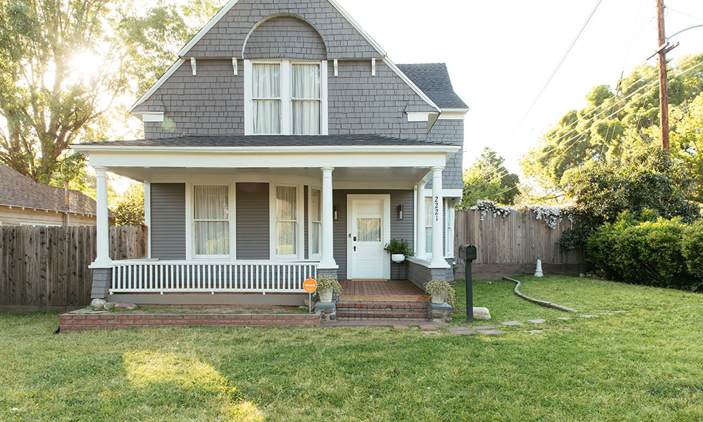 House Exterior Yard Vivint Sign