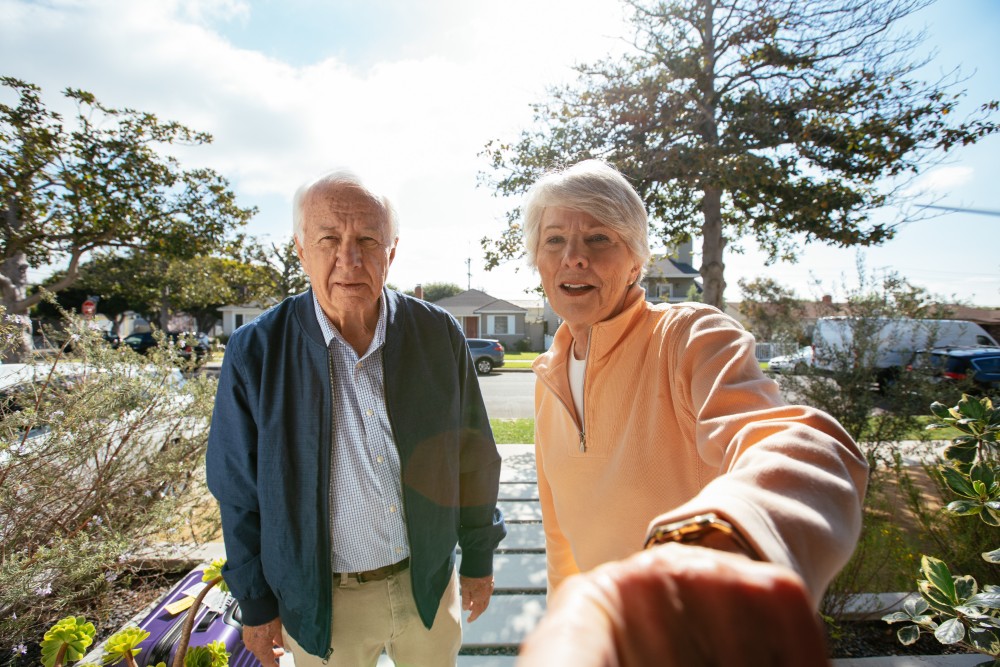 Vivint Doorbell Camera Pro Grandparents At Door