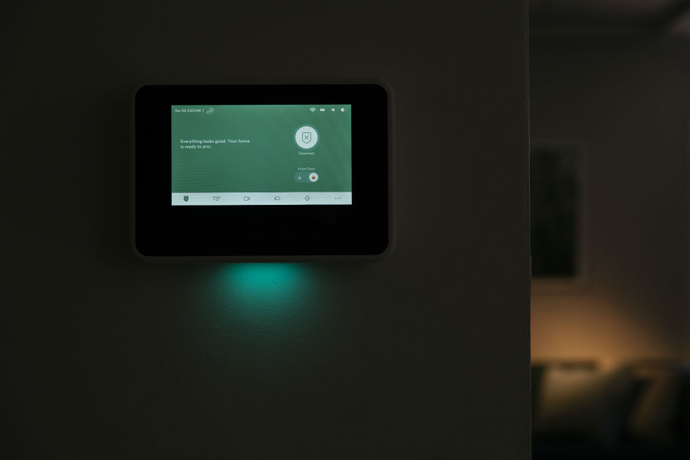 Vivint Smart Hub Night Green