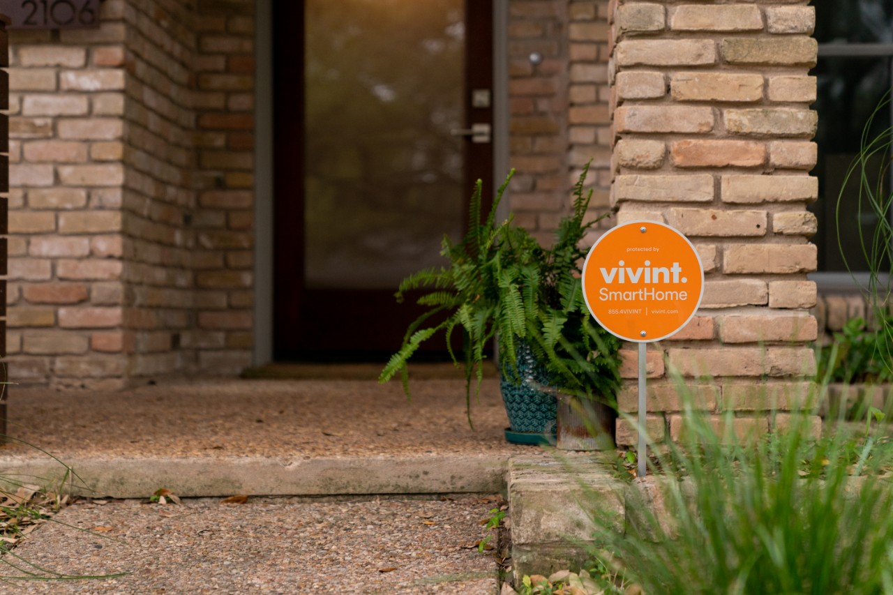 vivint smart home sign